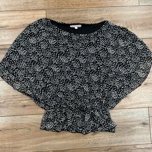 VINTAGE JULIE’S CLOSET Black & White Floral Y2k Style Cinched Waist Bat Wing Top